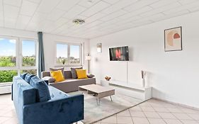 Sunshine - 4 Personen Airport Messe Mit Tg-Garage